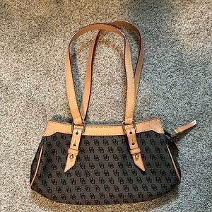 NWT Dooney & Bourke Medium Slim Pouch